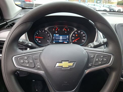 Used 2022 Chevrolet Equinox LS w/ LS Convenience Package image 19