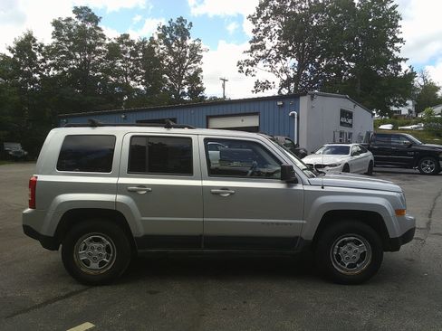 Used 2011 Jeep Patriot Sport w/ PWR Value Group AWD/4WD image 4