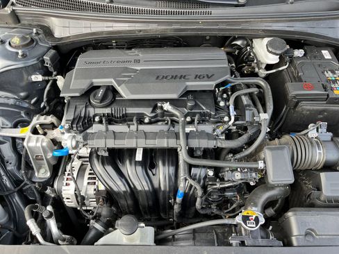 Used 2025 Hyundai Elantra SEL image 31