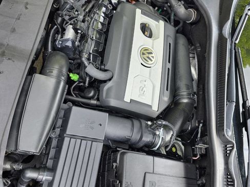 Used 2010 Volkswagen GTI 4-Door FWD image 11