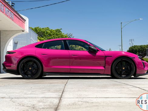 Used 2022 Porsche Taycan Turbo S image 38