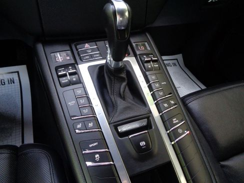 Used 2015 Porsche Macan S w/ Premium Package Plus AWD/4WD image 11