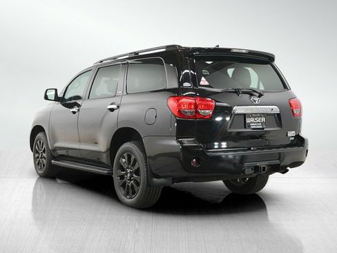 Used 2017 Toyota Sequoia Platinum AWD/4WD image 3