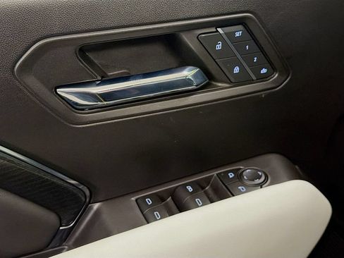Used 2024 GMC Canyon AT4X w/ AT4X AEV Edition AWD/4WD image 19