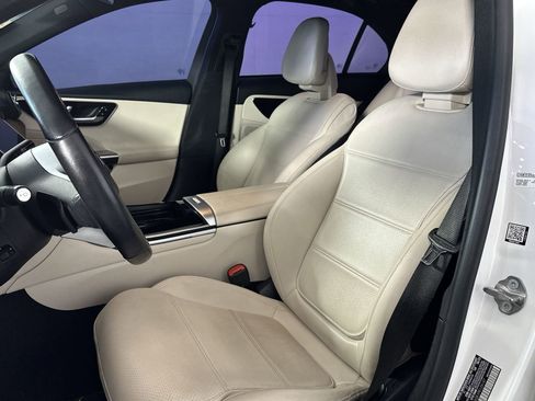 Used 2023 Mercedes-Benz C 300 Sedan w/ Exclusive Trim Package image 11