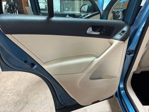 Used 2017 Volkswagen Tiguan S image 25