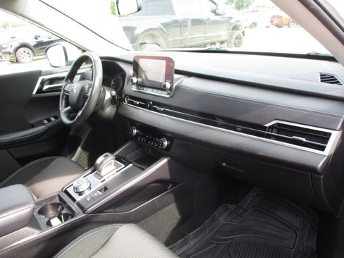 Used 2023 Mitsubishi Outlander ES AWD/4WD image 32