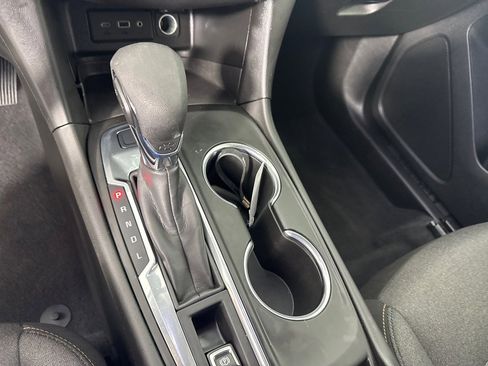 Used 2021 Chevrolet Equinox LT image 18