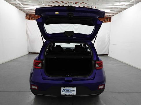 Used 2023 Hyundai Venue SEL image 30
