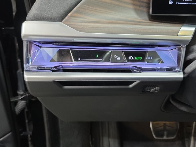 Certified 2025 BMW 760i xDrive AWD/4WD image 23