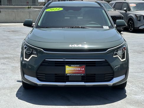 Used 2024 Kia Niro EX FWD image 12