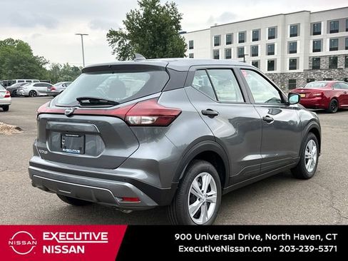 Used 2025 Nissan Kicks Play S image 2