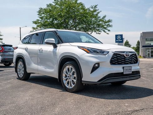 Used 2020 Toyota Highlander Limited AWD/4WD image 3