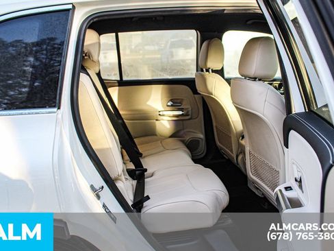 Used 2023 Mercedes-Benz EQB 300 4MATIC image 19