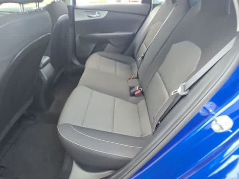 Used 2023 Kia Forte LXS w/ LXS Technology Package FWD image 19