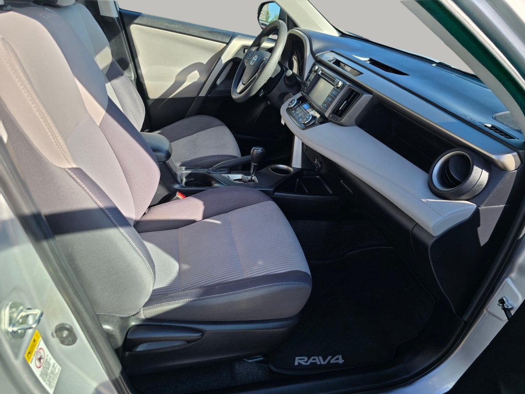 Used 2015 Toyota RAV4 XLE AWD/4WD image 27