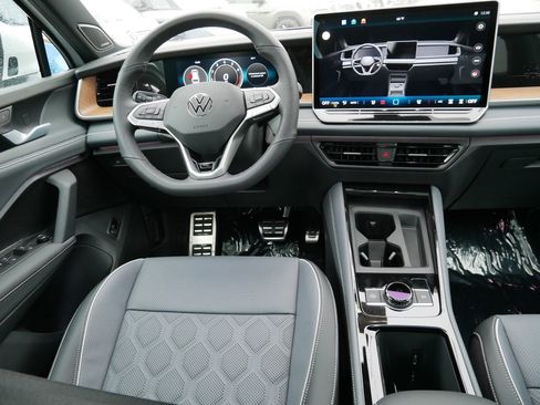 New 2026 Volkswagen Tiguan SEL R-Line image 7