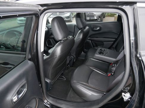 Used 2019 Jeep Compass Latitude w/ Popular Equipment Group image 10