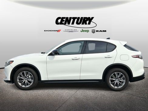 Used 2024 Alfa Romeo Stelvio Sprint AWD/4WD image 7