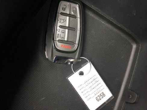 New 2026 Chrysler Pacifica Select AWD/4WD image 18