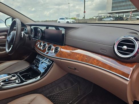 Used 2018 Mercedes-Benz E 300 image 21