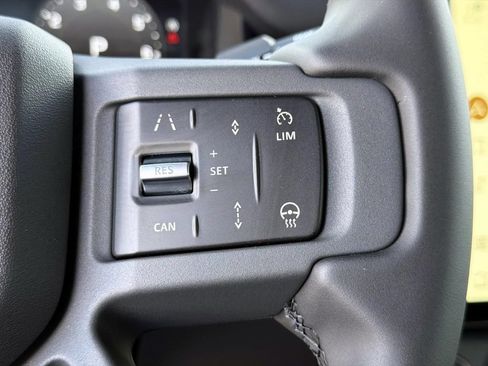 New 2026 Land Rover Defender 110 X-Dynamic SE AWD/4WD image 30