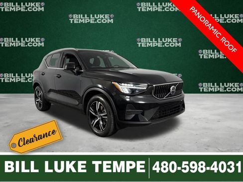 Used 2025 Volvo XC40 B5 Core AWD/4WD image 1