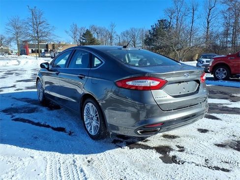 Used 2016 Ford Fusion SE w/ Equipment Group 202A image 8