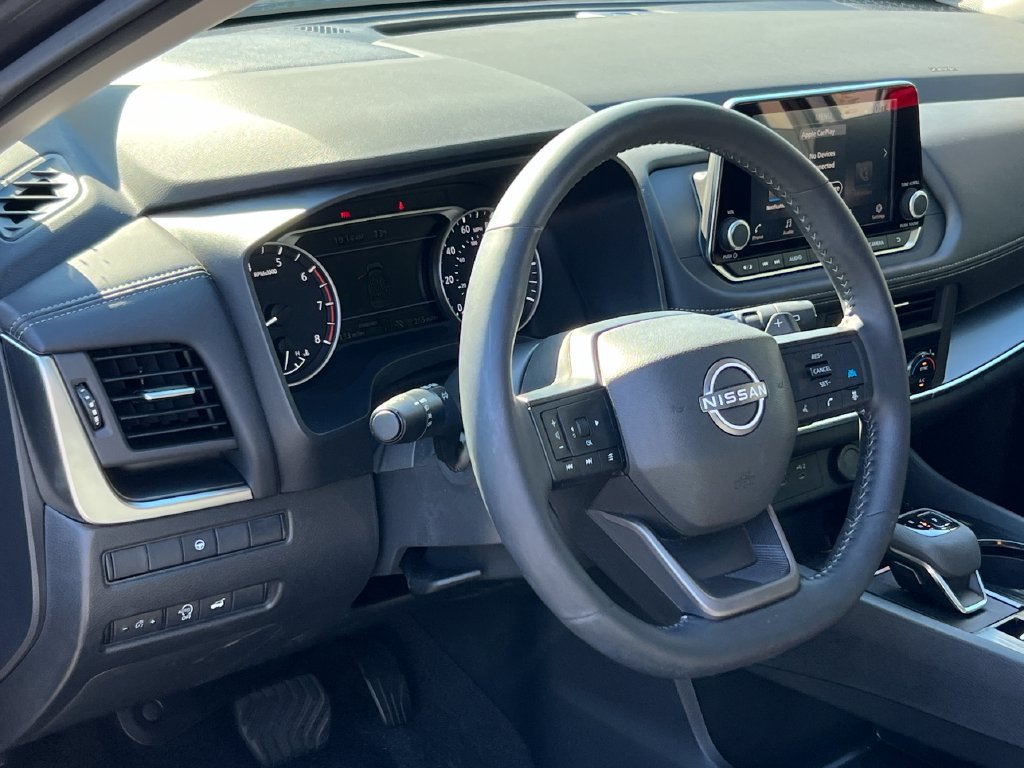 Used 2026 Nissan Rogue SV w/ SV Premium Package FWD image 9