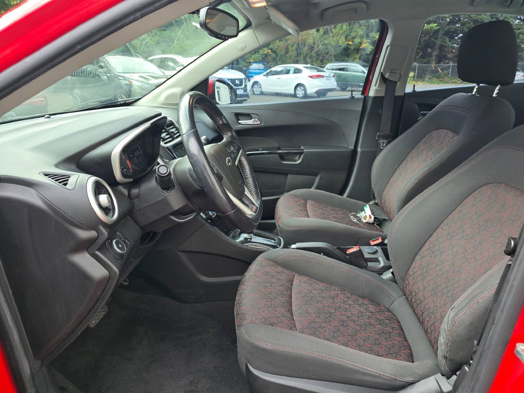 Used 2018 Chevrolet Sonic LT w/ Convenience Package FWD image 8