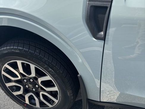 Used 2024 Ford Maverick Lariat image 9