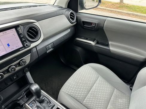 Used 2022 Toyota Tacoma SR5 RWD image 28