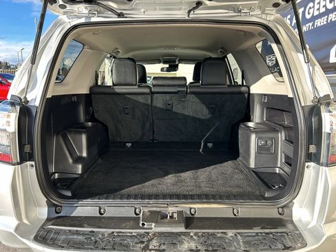 Used 2020 Toyota 4Runner SR5 Premium image 15