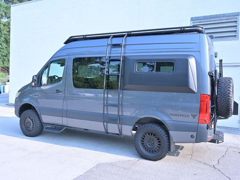 Used 2025 Mercedes-Benz Sprinter 2500 image 6