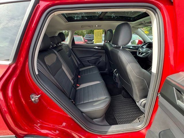 Certified 2022 Volkswagen Taos SEL w/ Panoramic Sunroof Package AWD/4WD image 21