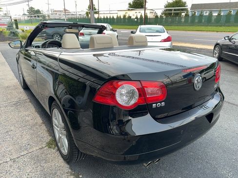 Used 2010 Volkswagen Eos Lux FWD image 4