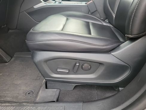Certified 2023 Ford Explorer XLT w/ Equipment Group 202A RWD image 19