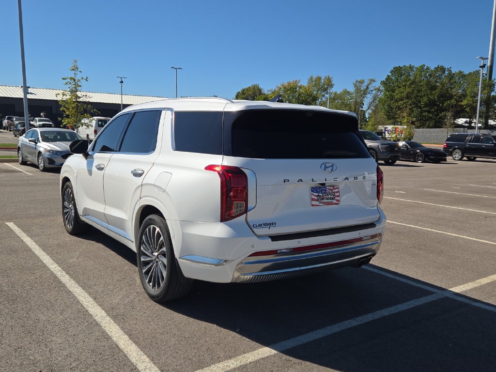 Used 2024 Hyundai Palisade Calligraphy AWD/4WD image 2