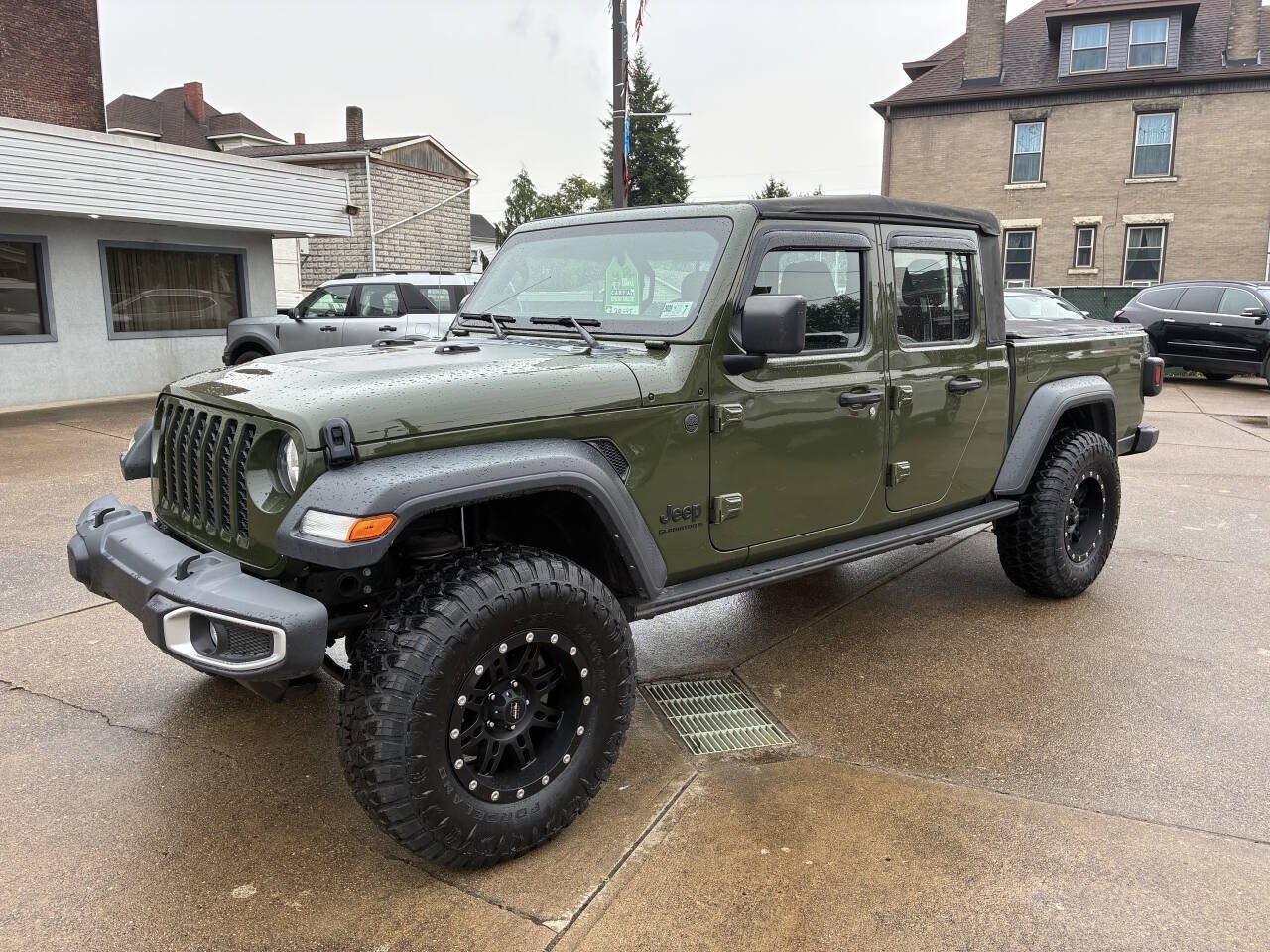Used 2023 Jeep Gladiator Sport w/ Trailer Tow Package AWD/4WD image 3