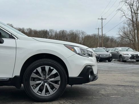 Used 2018 Subaru Outback 3.6R Touring w/ Popular Package #3 image 8