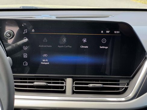 New 2026 Chevrolet Trax LT w/ Sunroof Package FWD image 8