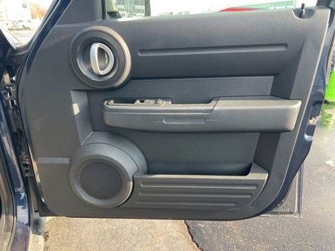 Used 2008 Dodge Nitro SXT image 24