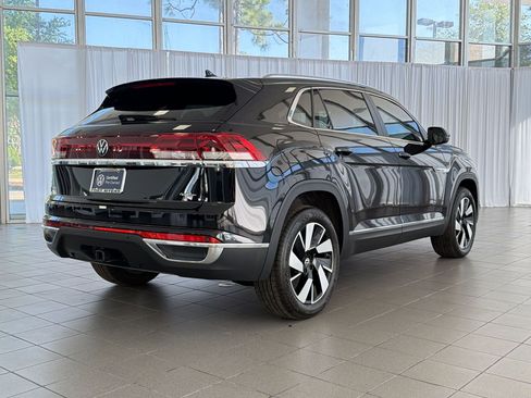 Certified 2025 Volkswagen Atlas Cross Sport SEL image 9