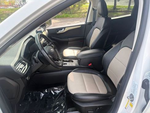 Used 2022 Ford Escape Titanium w/ Titanium Elite Package AWD/4WD image 29