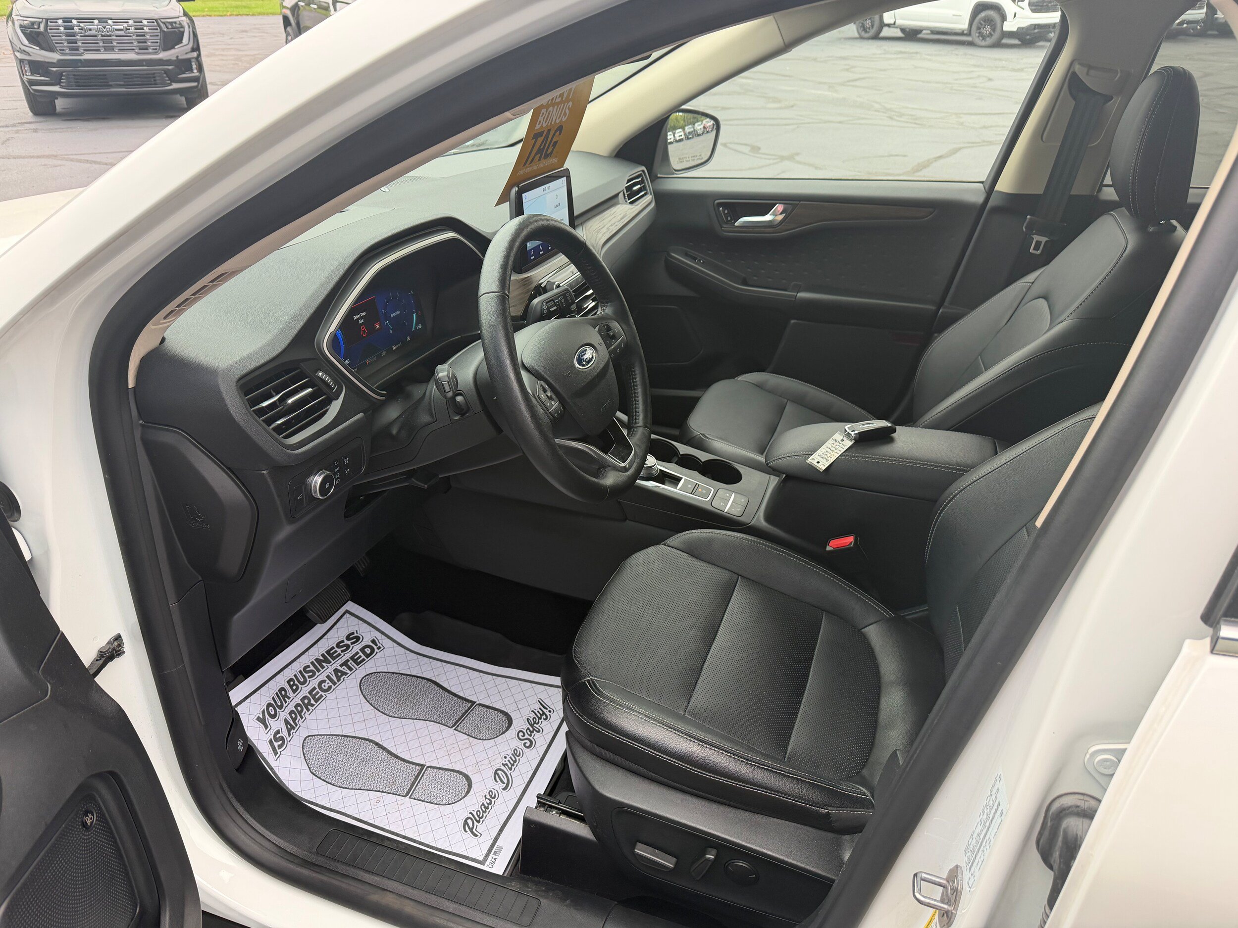 Used 2020 Ford Escape Titanium AWD/4WD image 18