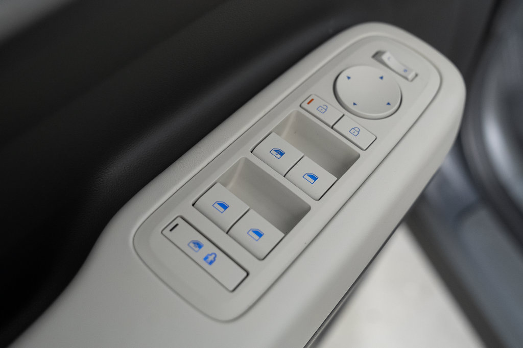 Certified 2026 Hyundai Santa Fe SE FWD image 36