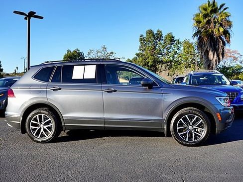 Used 2021 Volkswagen Tiguan SE image 7