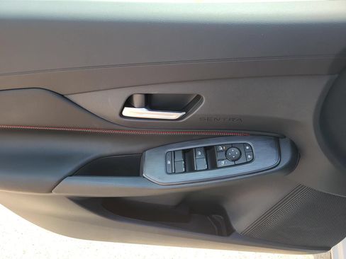 New 2027 Nissan Sentra SR w/ Floor Mat Package FWD image 15