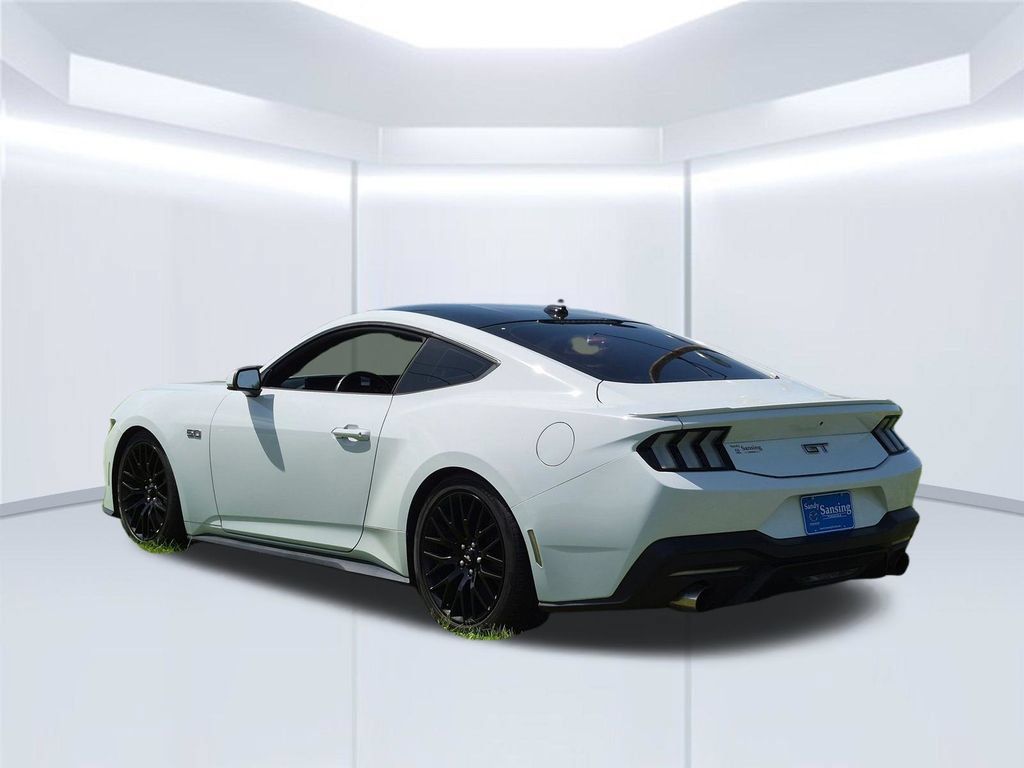 Used 2024 Ford Mustang GT RWD image 3