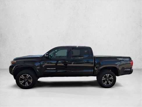 Used 2019 Toyota Tacoma TRD Sport AWD/4WD image 8